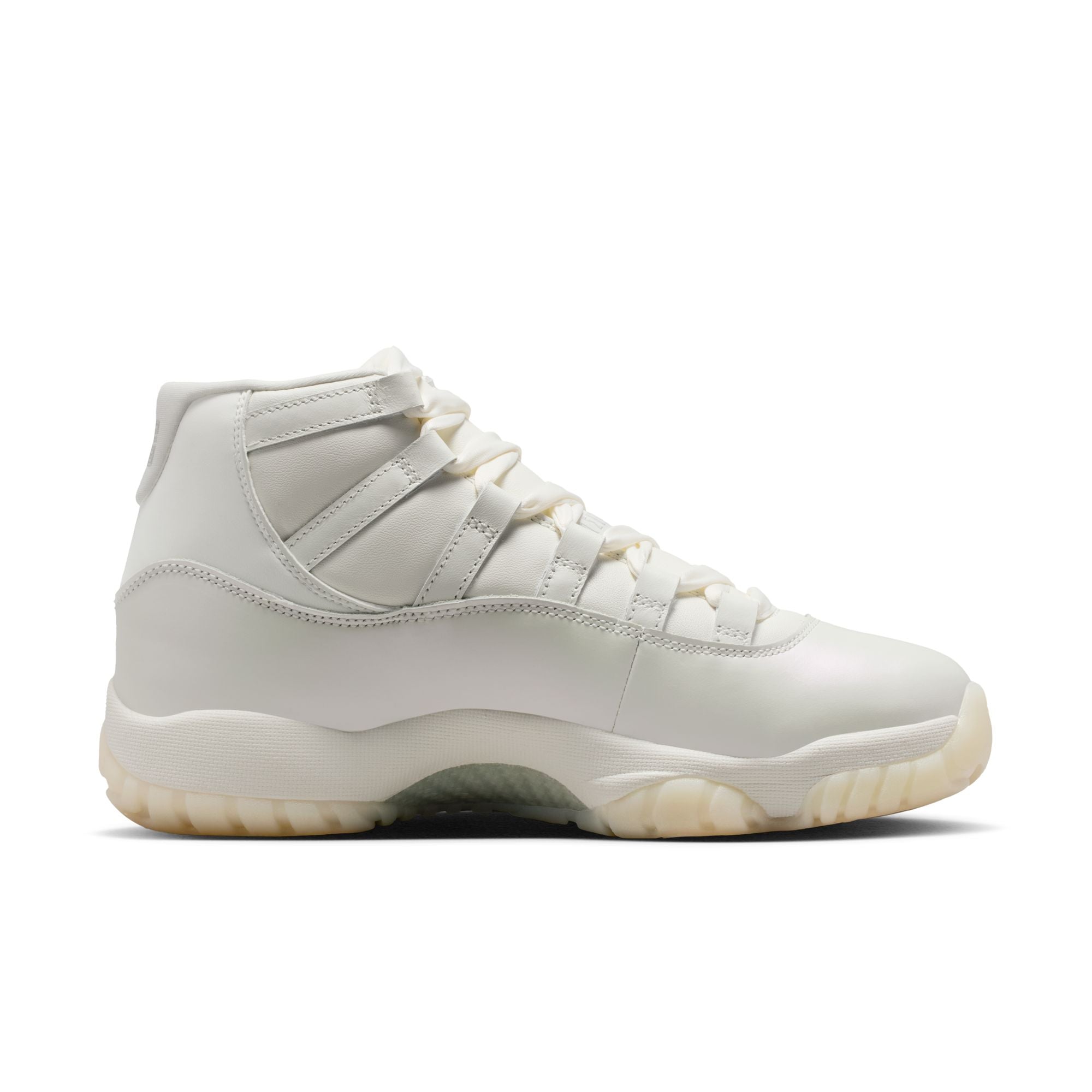 Air Jordan 11 Retro Pearl