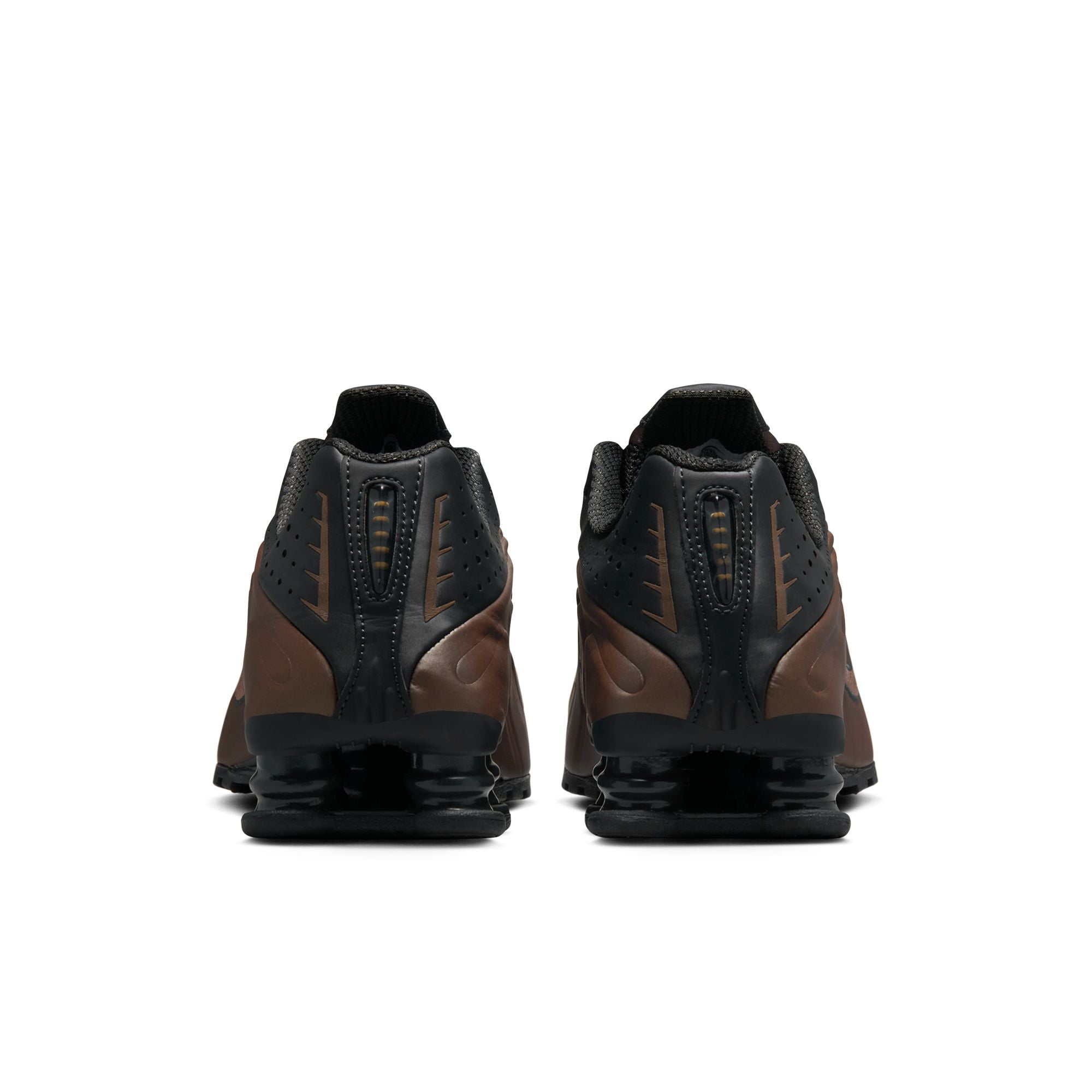 Shox R4 Off Noir & Ironstone