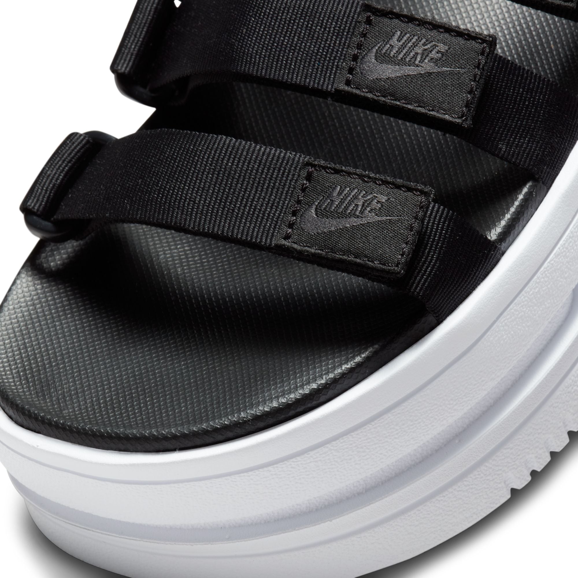 DH0224-001-Women Icon Classic Sandals