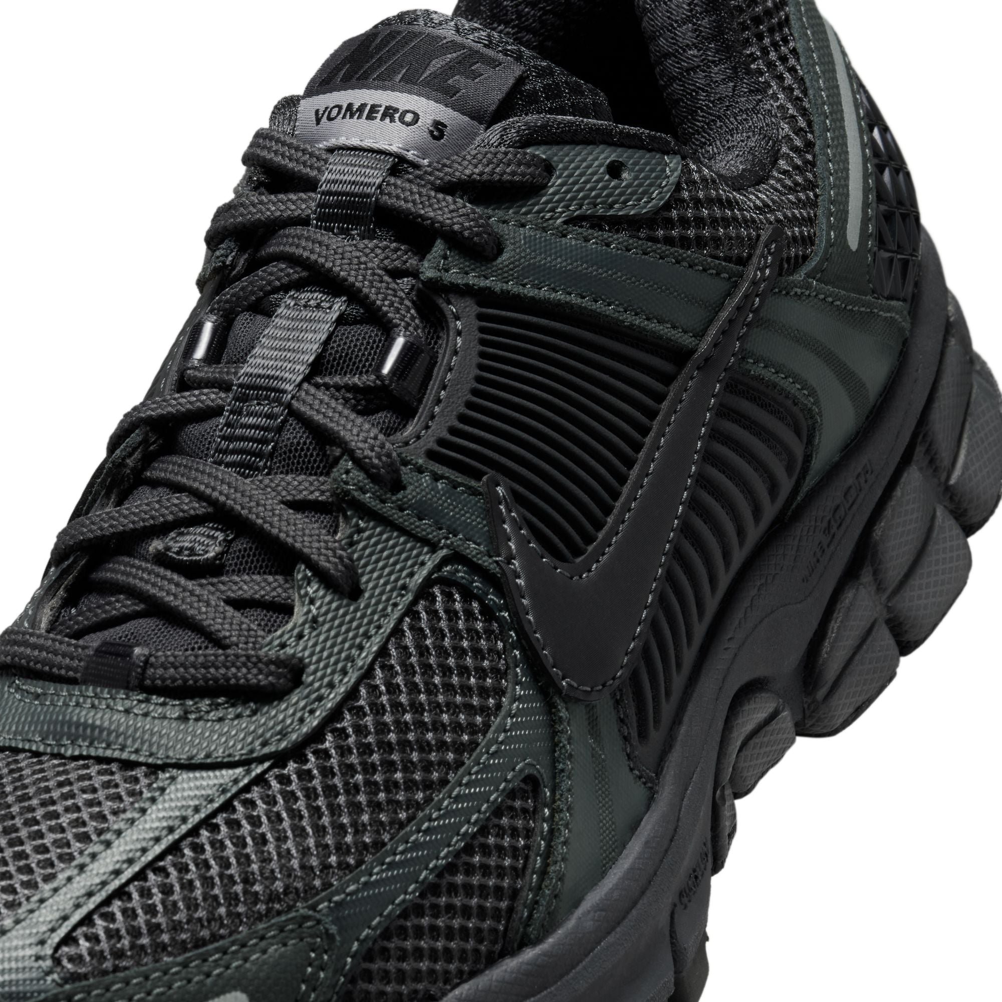 Zoom Vomero 5 Black & Green