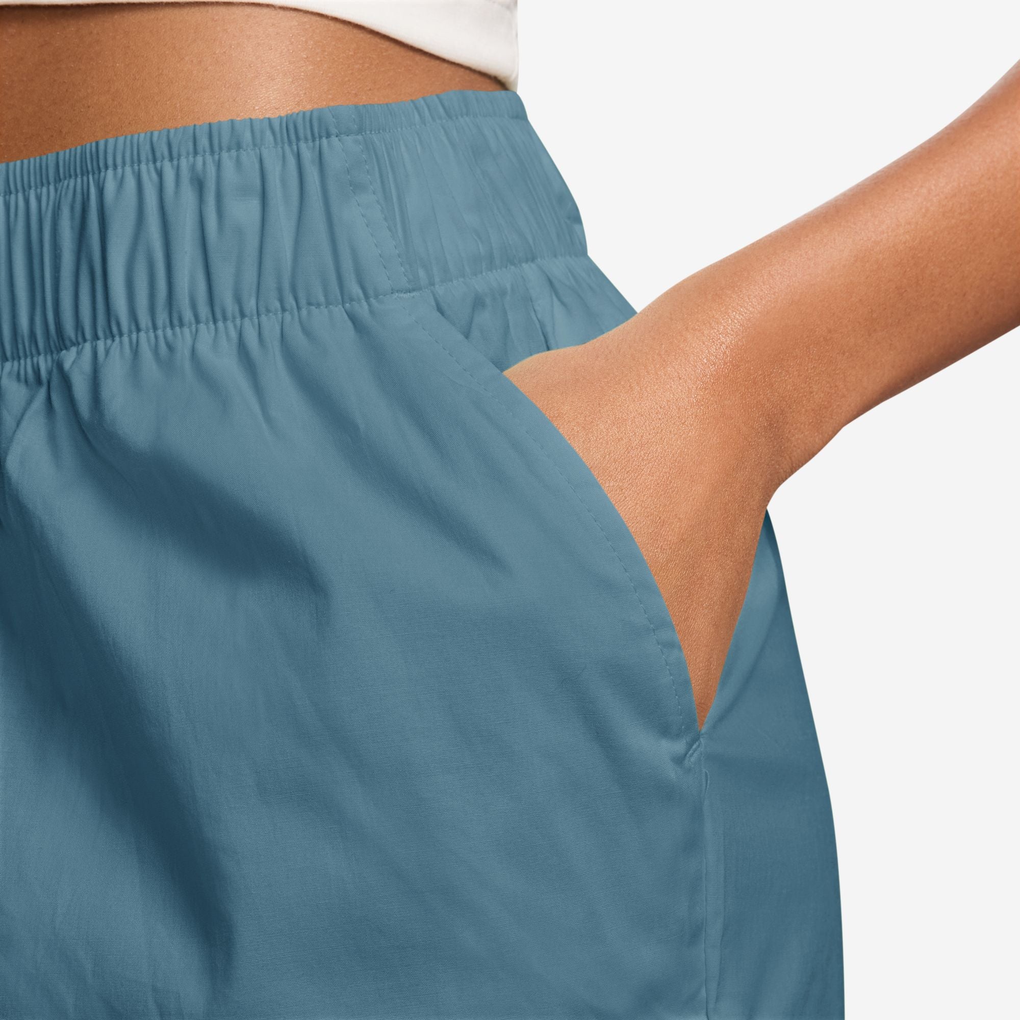 Sportswear Chill Poplin  Mid-Rise 5 Shorts