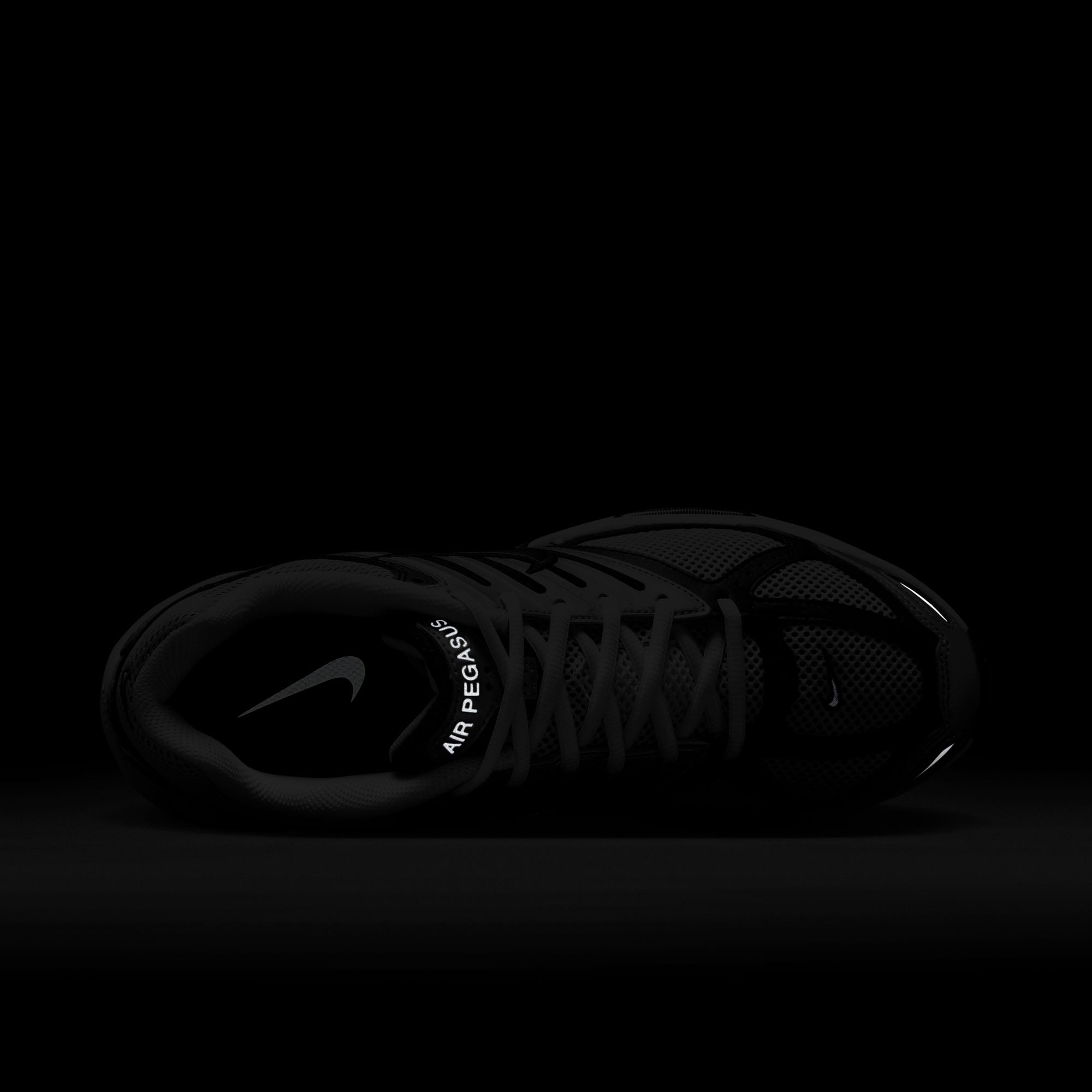 Air Peg 2K5 Metallic Silver White Black