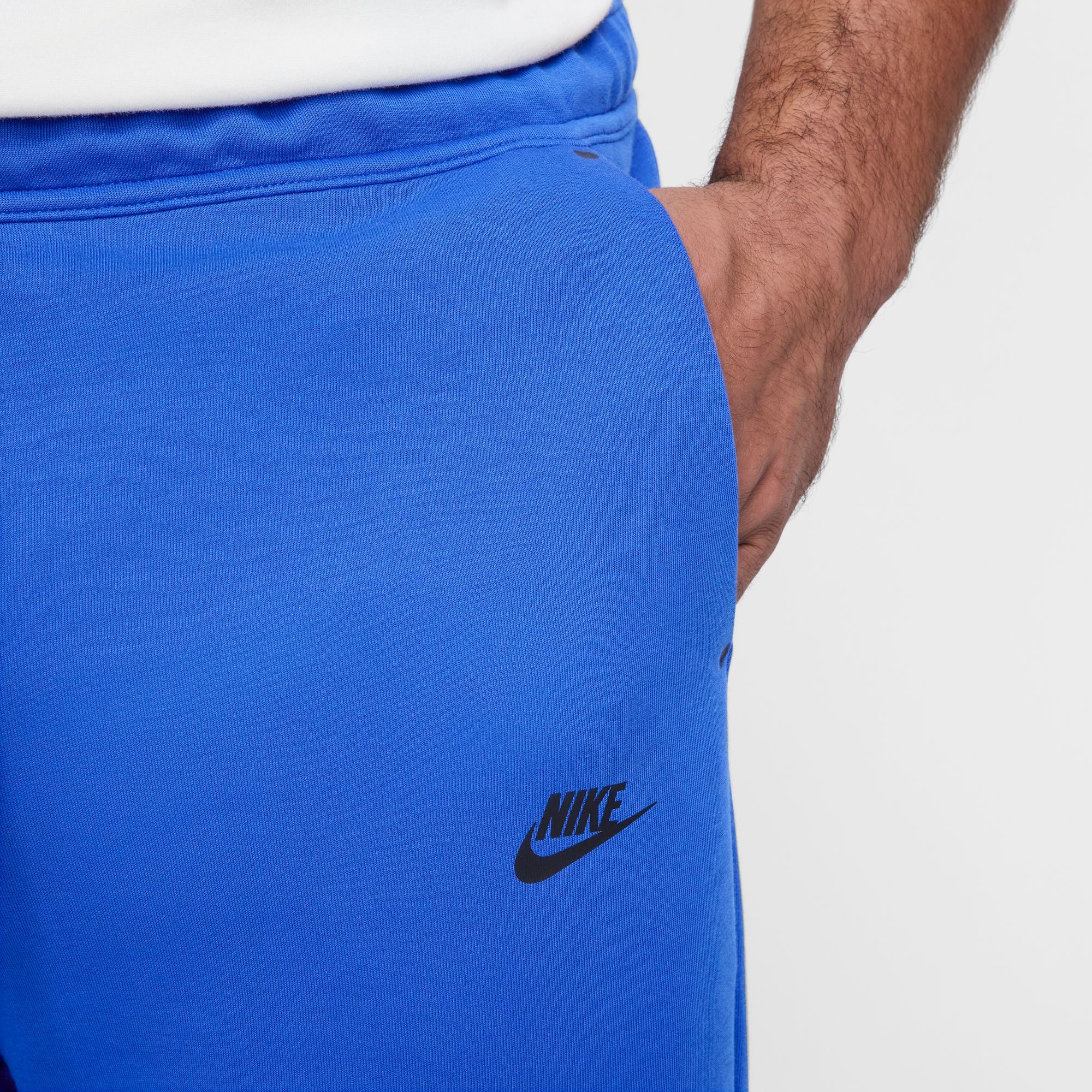 HV0959-480-Men Nsw Tech Fleece Joggers