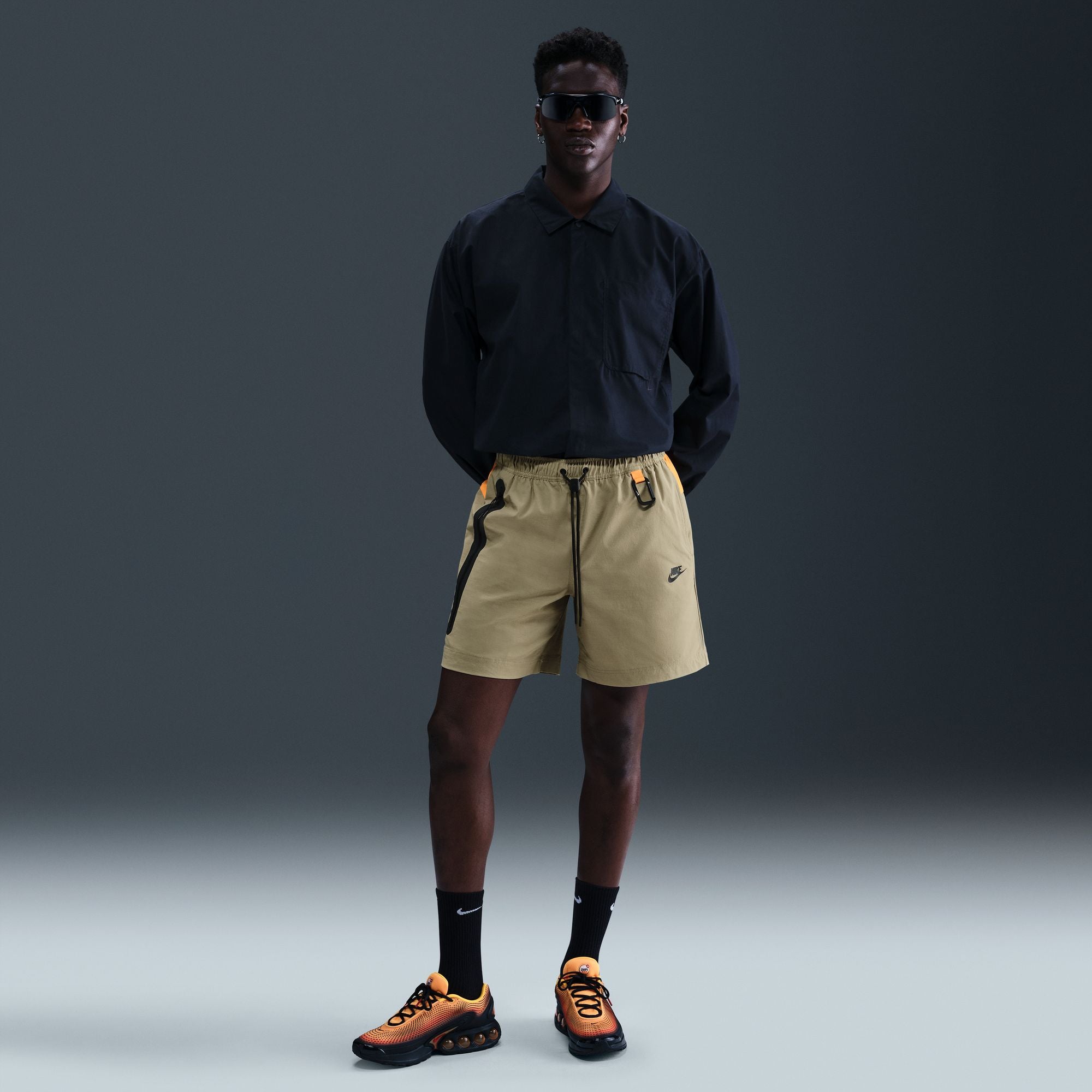 Tech Woven Shorts Brown