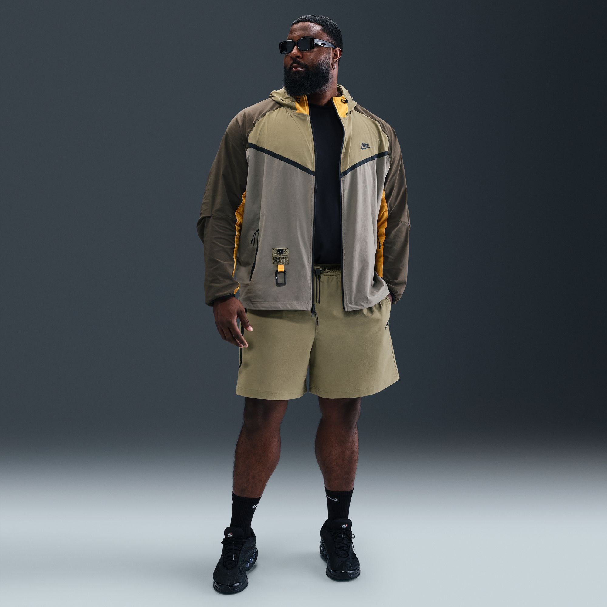 Tech Woven Shorts Brown