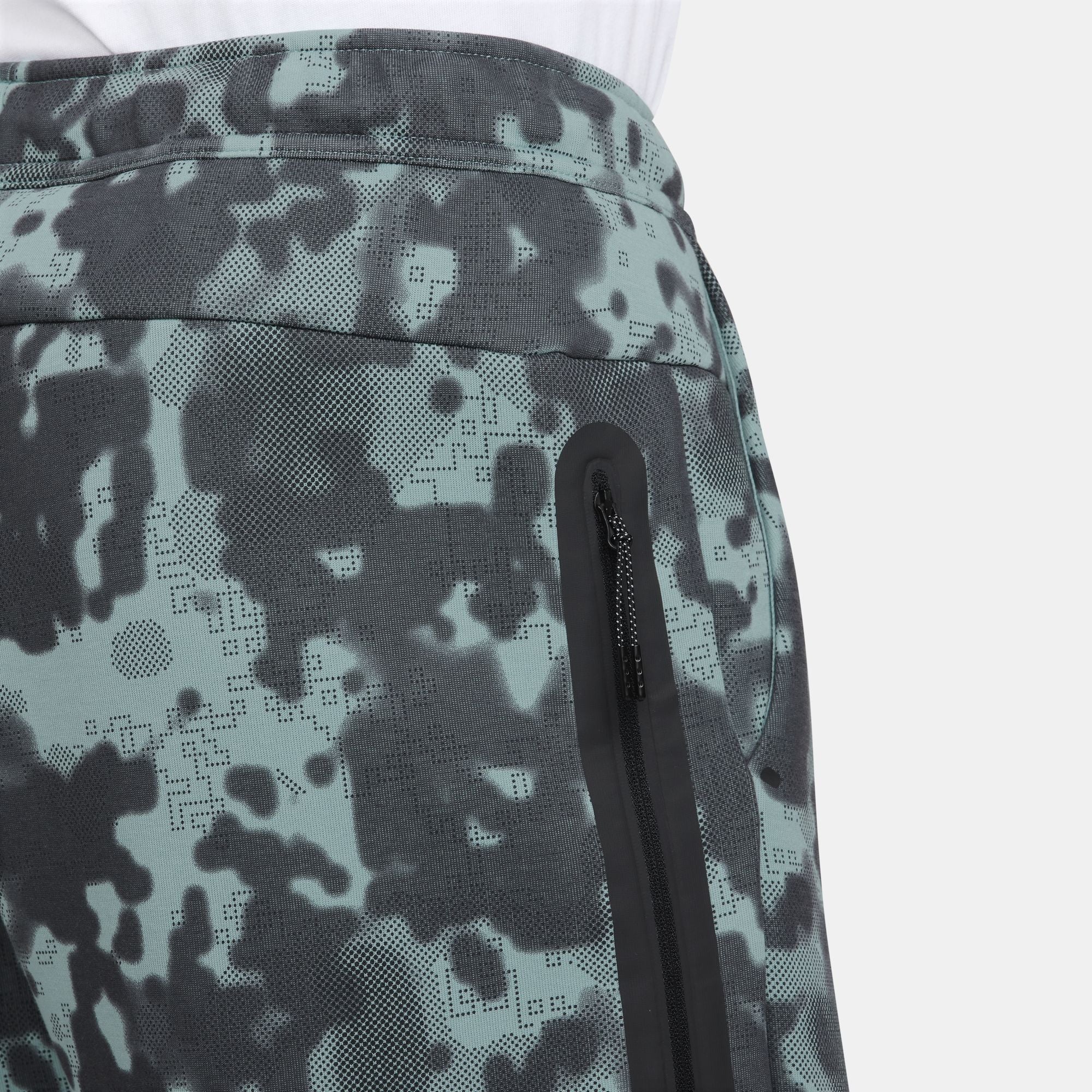 Tech Open Hem Fleece Camo Pants