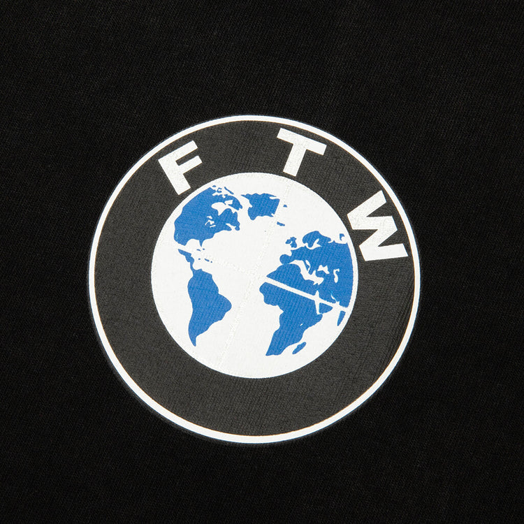 Market-Black-F THE WORLD T-SHIRT