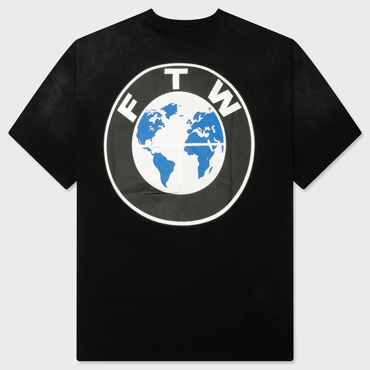 Market-Black-F THE WORLD T-SHIRT