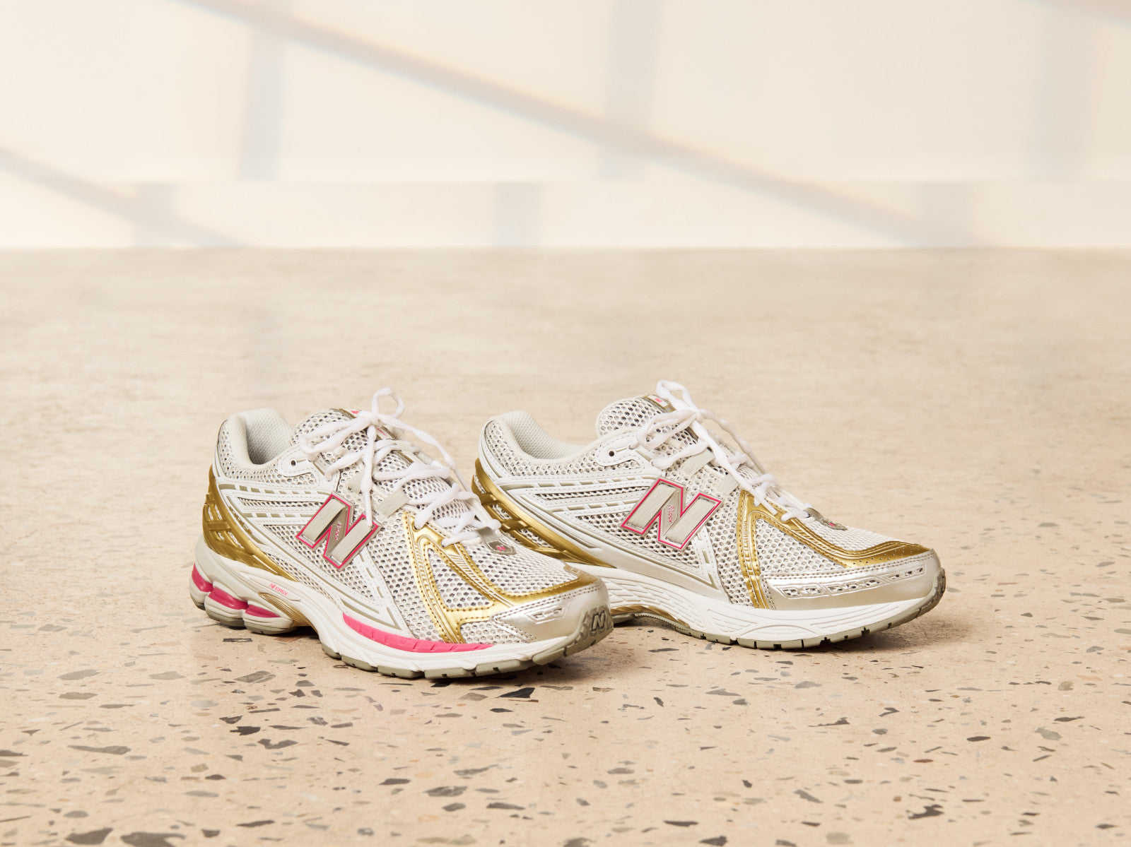 1906R Silver Metallic & Dragon Berry