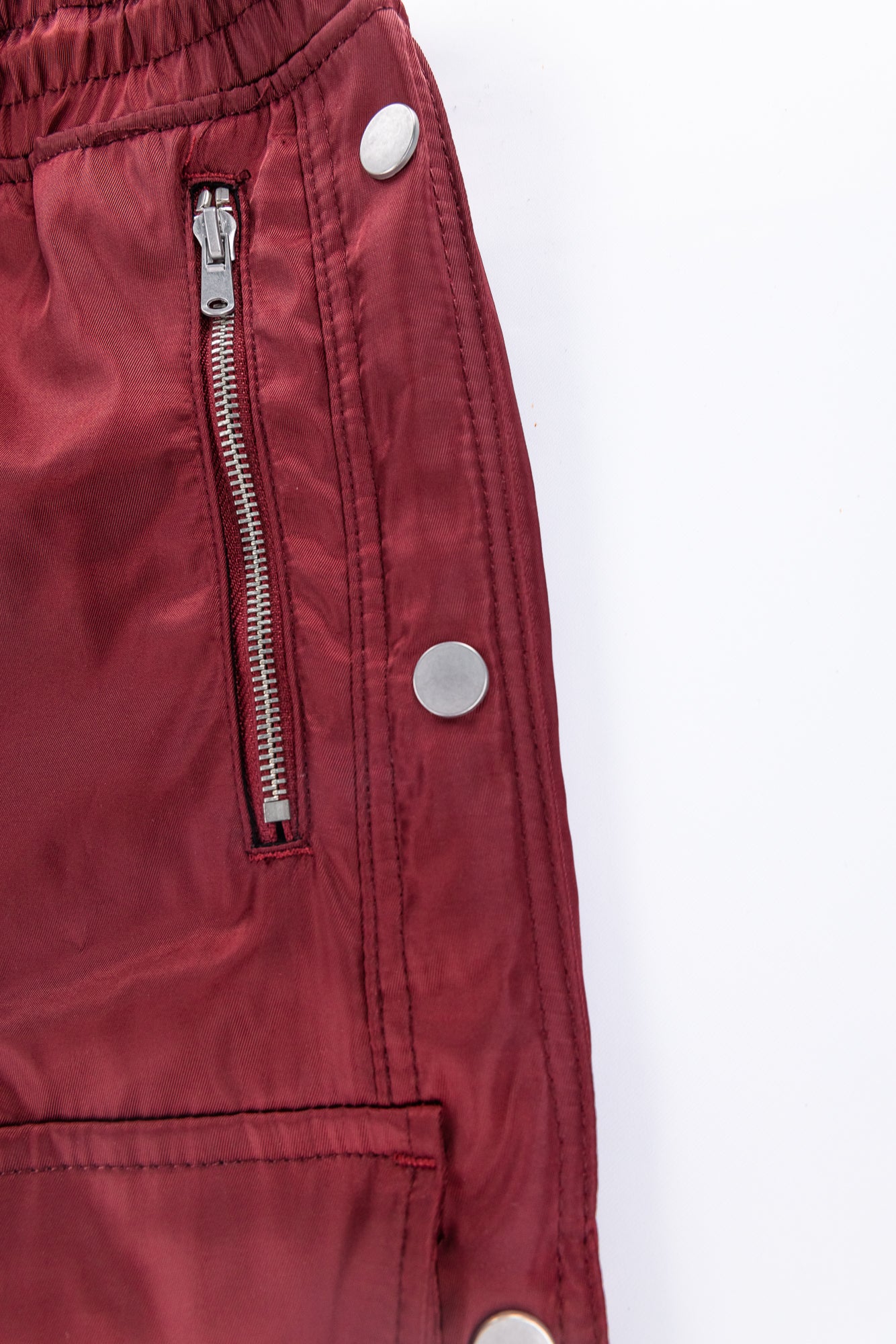 M2024-P532-RED-Men Snap Front Cargo Pants