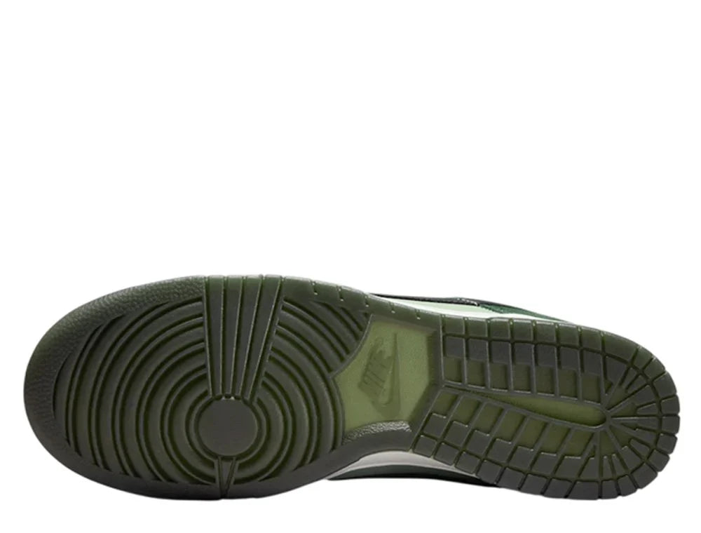 Dunk Low Retro SE sneakers