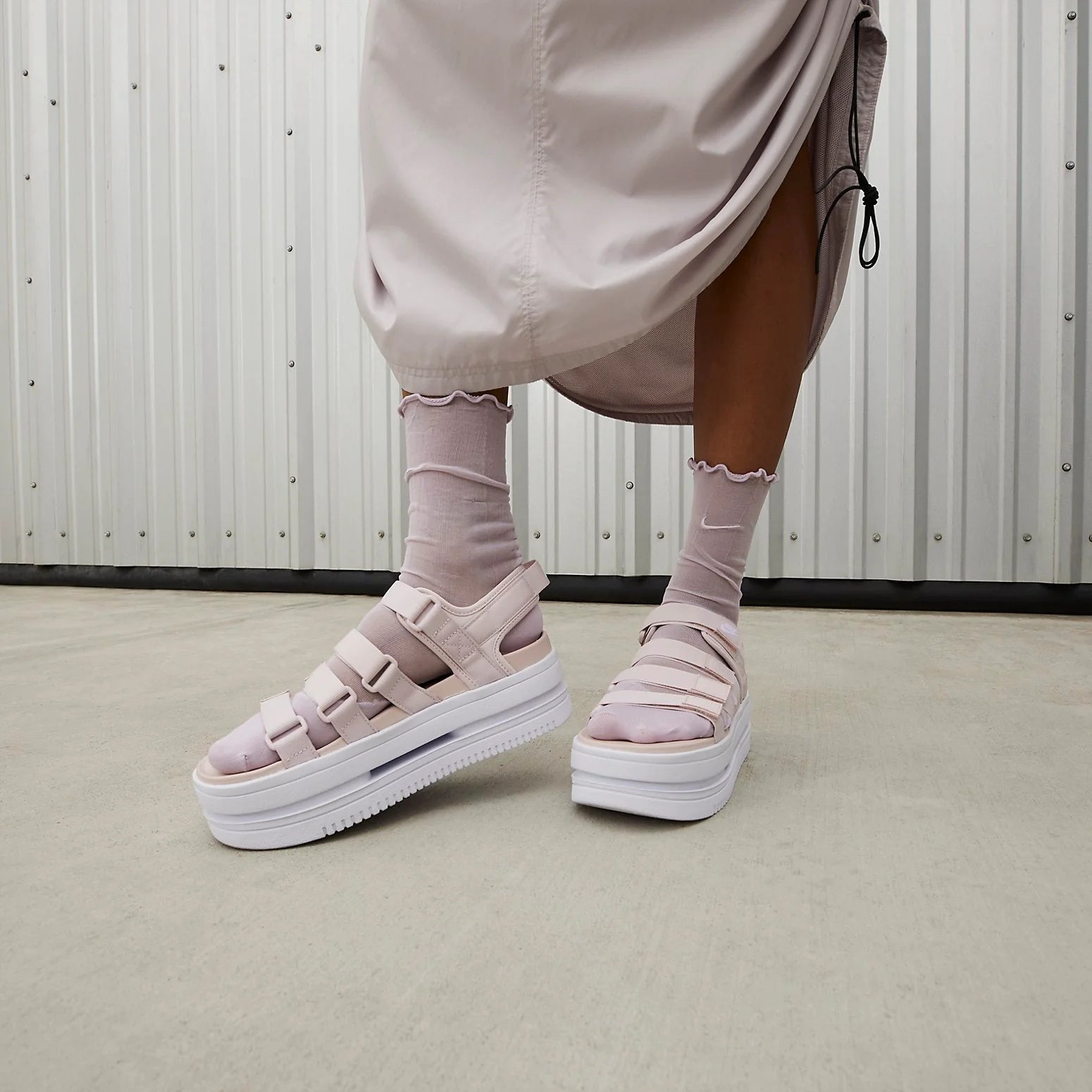 Icon Classic 'Barely Rose Sandals