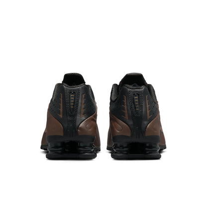 Shox R4 Off Noir & Ironstone