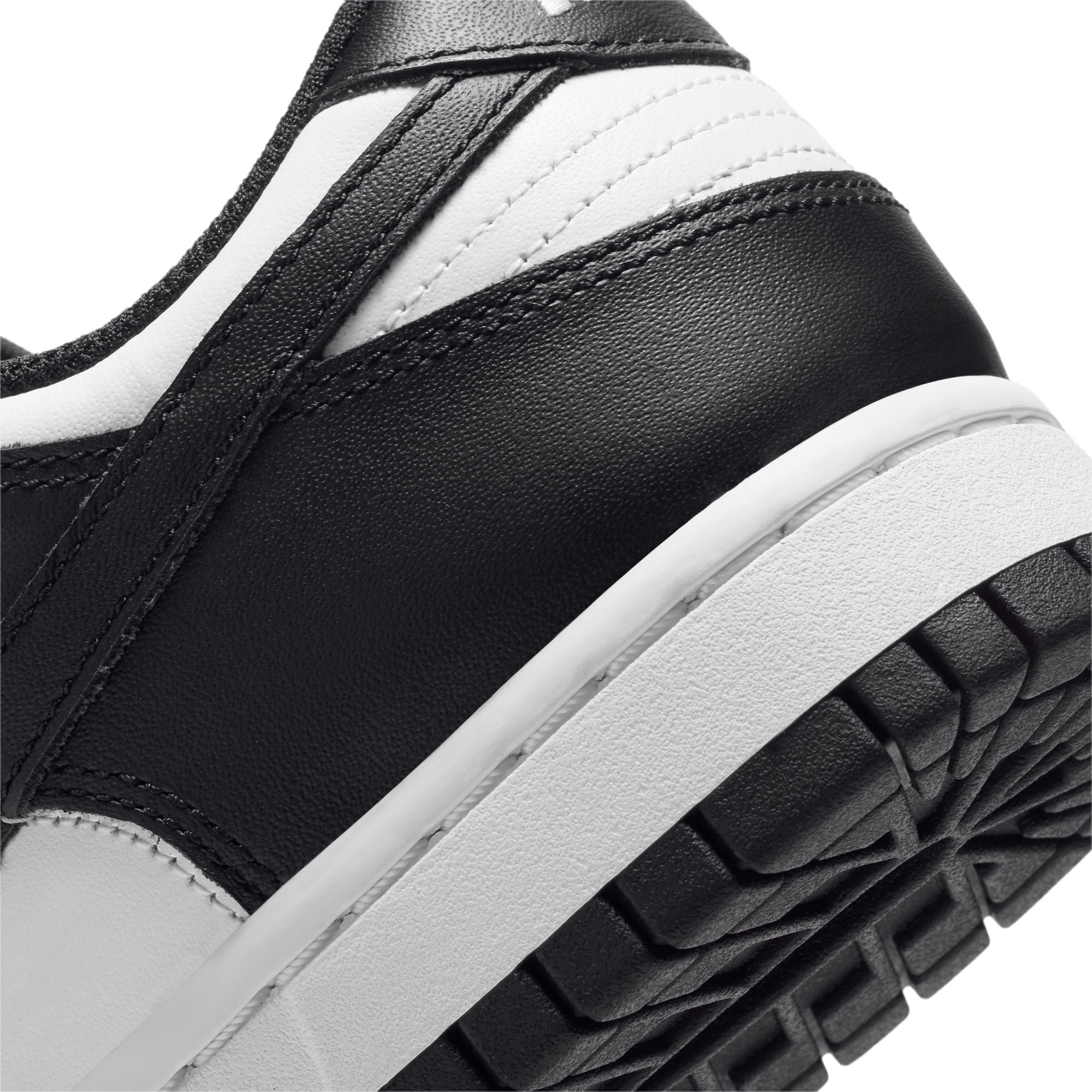 Dunk Low Retro White Black Panda
