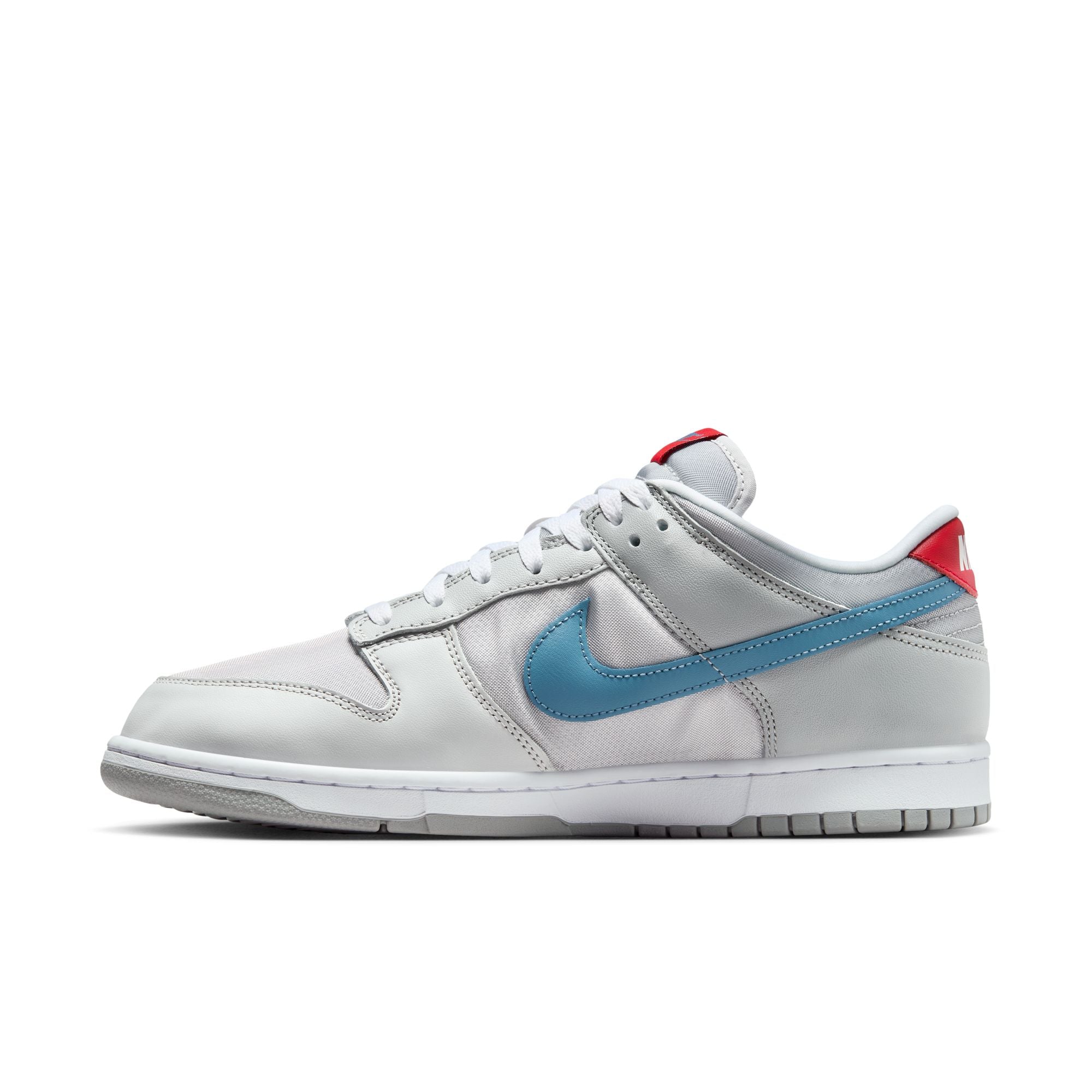Dunk Low Silver Surfer
