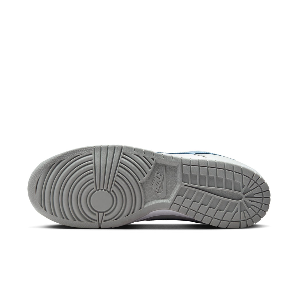 Dunk Low Silver Surfer