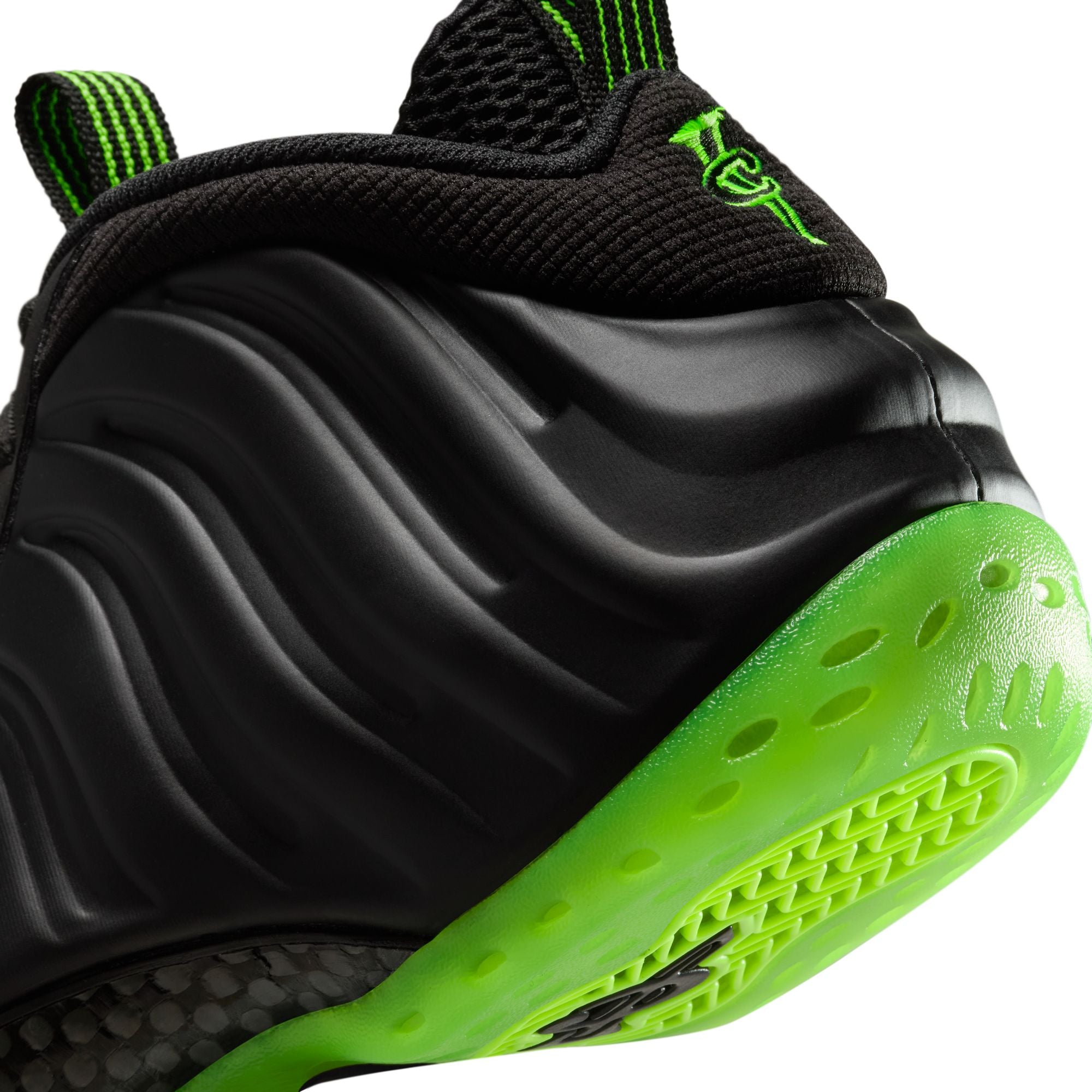 Air Foamposite One Black Volt
