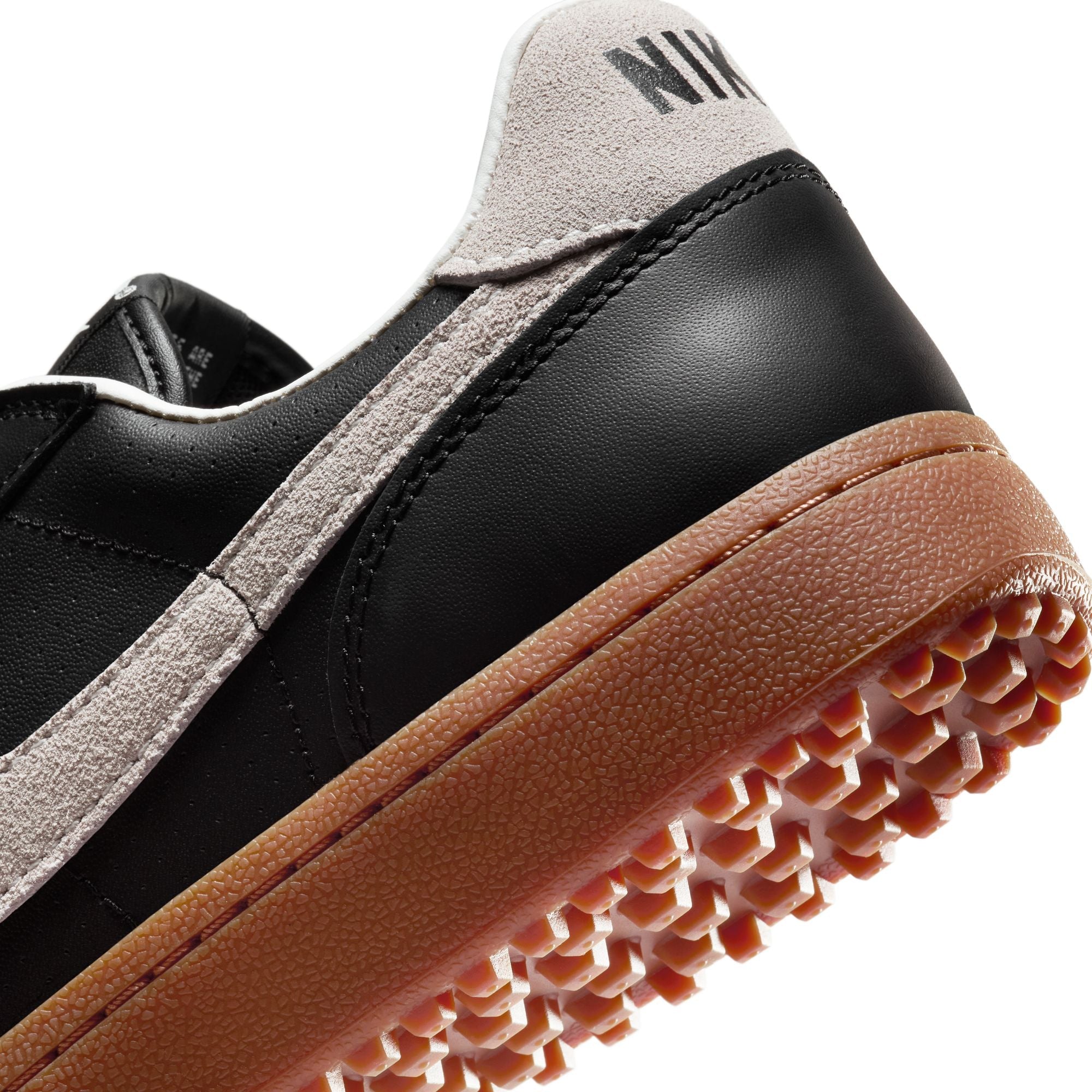 Field General '82 SP Black Sail Gum