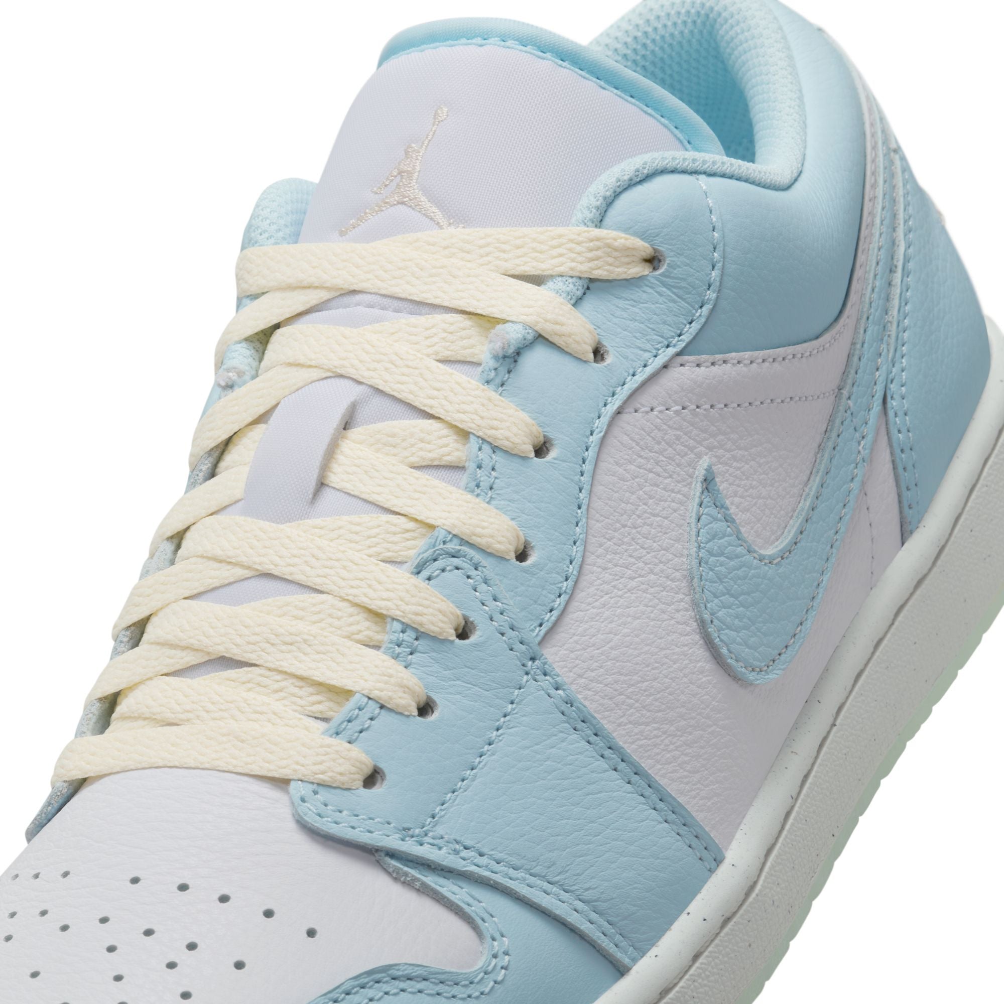 Air Jordan 1 Low captures Glacier Blue