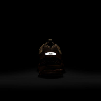 HQ2181-200-Women Zoom Vomero Roam