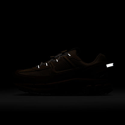 HQ2181-200-Women Zoom Vomero Roam