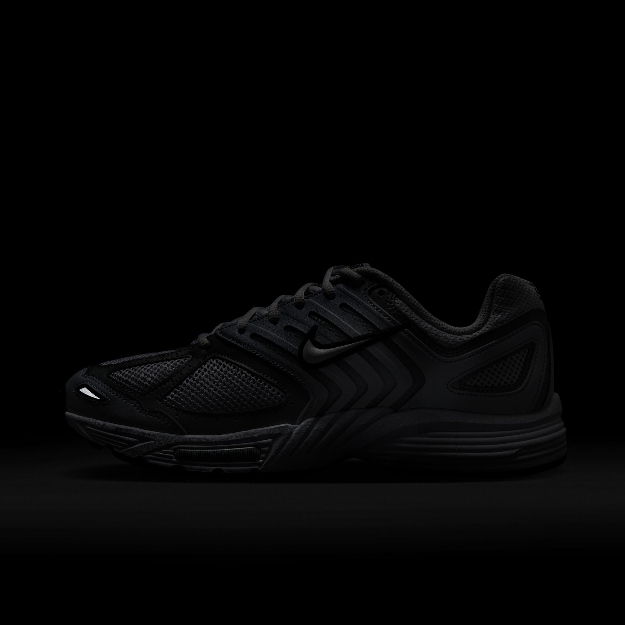 Air Pegasus 2005 Football Grey White