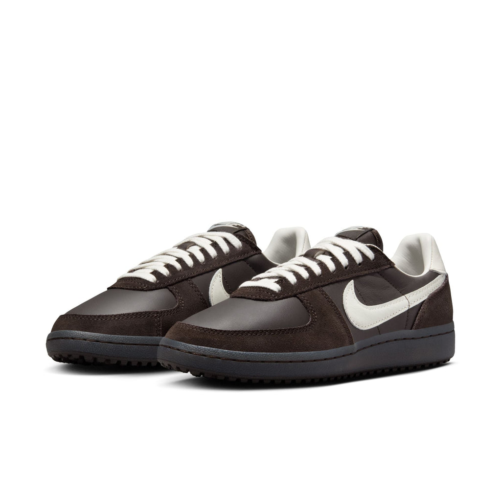Field General Velvet Brown Sail