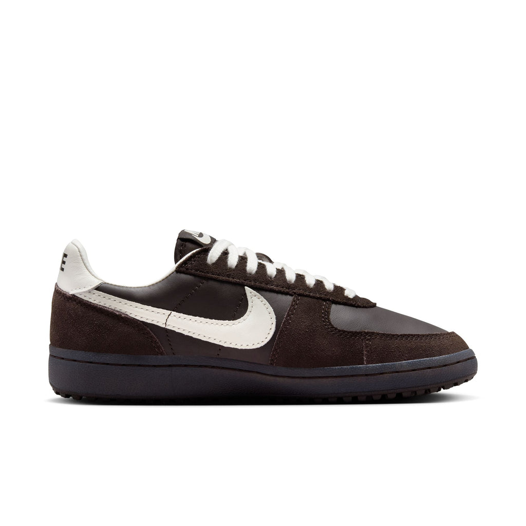 Field General Velvet Brown Sail