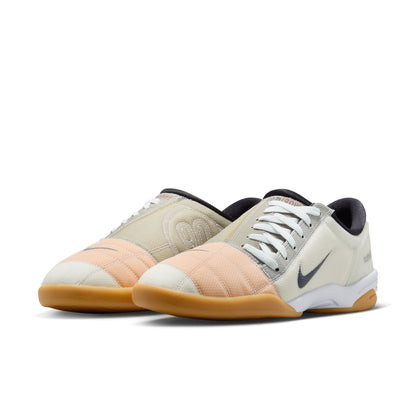 Total 90 White and Black