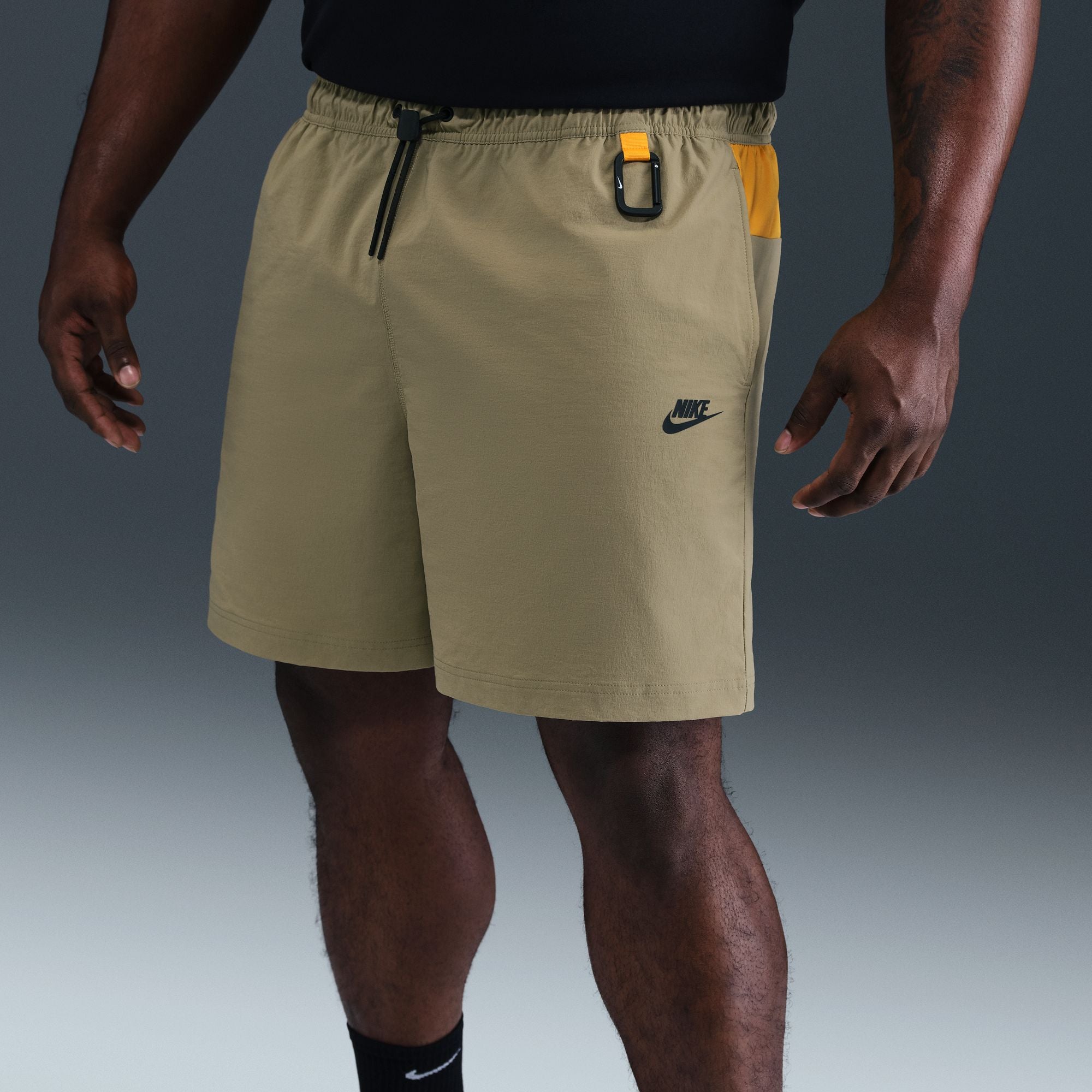 Tech Woven Shorts Brown