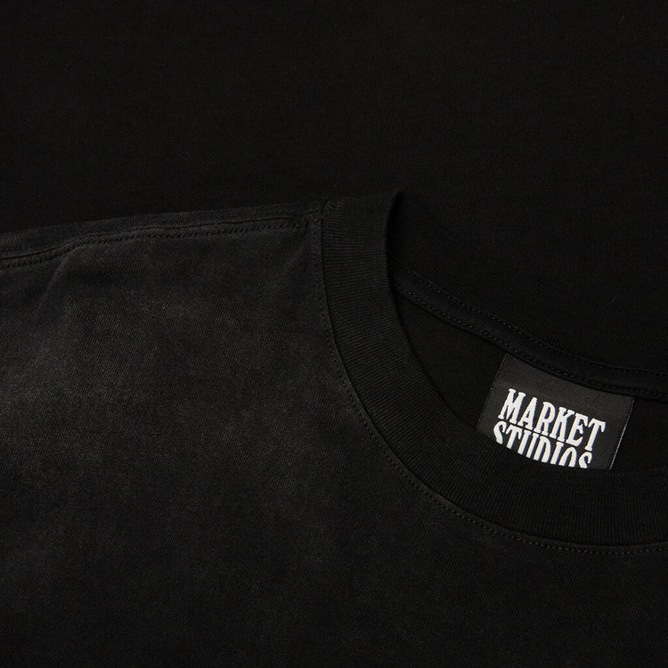Market-Black-F THE WORLD T-SHIRT