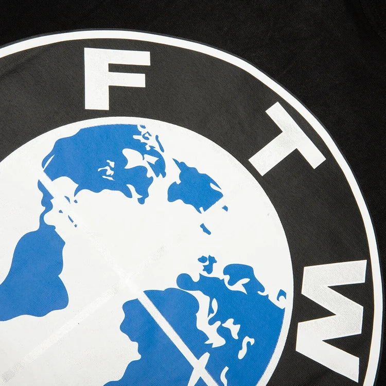 Market-Black-F THE WORLD T-SHIRT