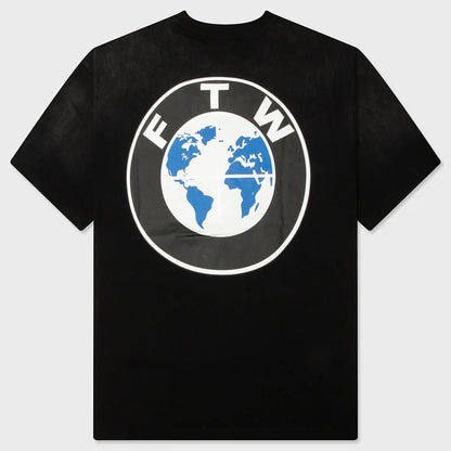 Market-Black-F THE WORLD T-SHIRT